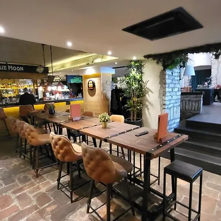 Отель Design Mr President 4*