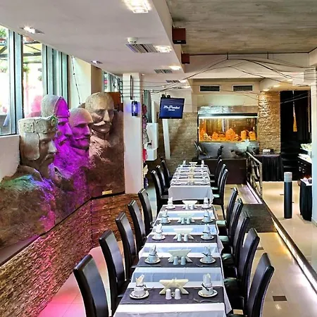 Hotel Design Mr. President Garni