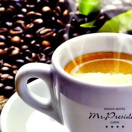 酒店 Design Mr President 4*