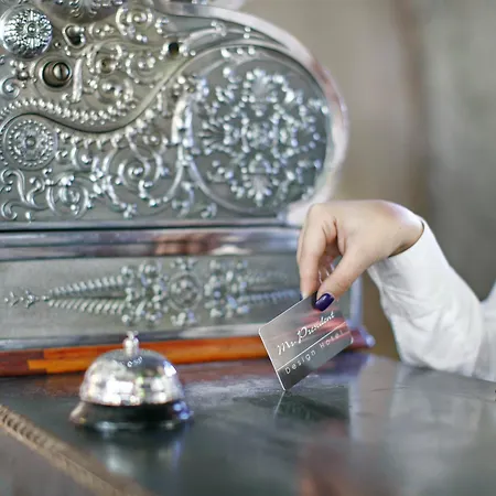 Hotel Design Mr President 4*