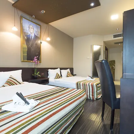 Отель Design Mr President 4*