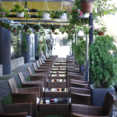 Design Mr. President Garni Hotel